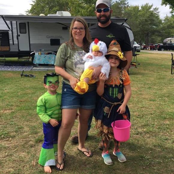 Meet your Posher, Danielle - Picture 1 of 1